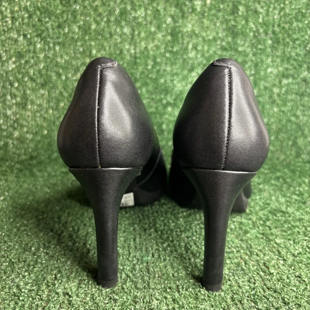 Clarks Ambyr Joy Leather Comfort Round Toe Dress Pump Heel Black Womens Size 9.5